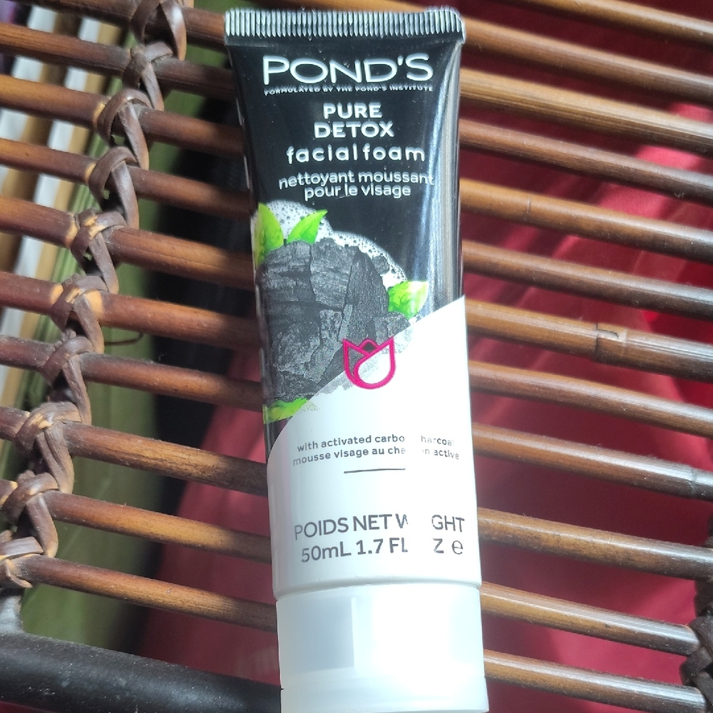$6🌀🆕1 Pond's Pure Detox Facial Foam Travel Sz 1.7oz